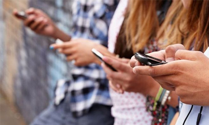 Tác động gây 'sốc' của smartphone tới trẻ em