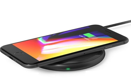 Top 5 “vũ khí“ đi kèm iPhone 8, 8 Plus như hình với bóng