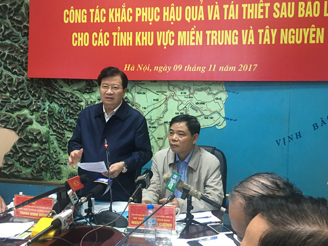 Phó thủ tướng Trịnh Đình Dũng chủ trì hội nghị. Ảnh: TM.