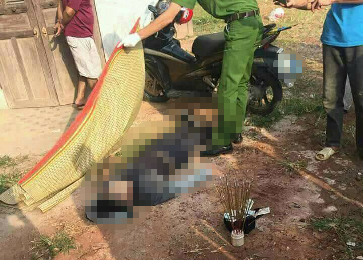 Hé lộ nguyên nhân thanh niên chết cạnh xe máy gây xôn xao - 1