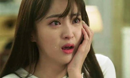 Chồng nhẫn tâm đánh đập khi tôi làm vỡ ảnh kỷ niệm của anh và tình cũ