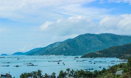 Những 'thiên đường' ẩn giấu đẹp bất chấp nắng mưa ở xứ 'hoa vàng cỏ xanh'