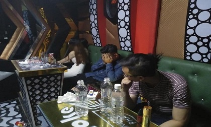30 thanh niên chơi ma túy thâu đêm trong quán karaoke