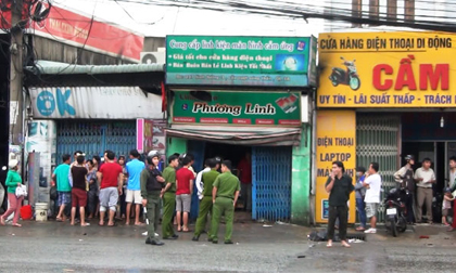 Con trai khóc gào khi thấy mẹ tử vong trong đám cháy
