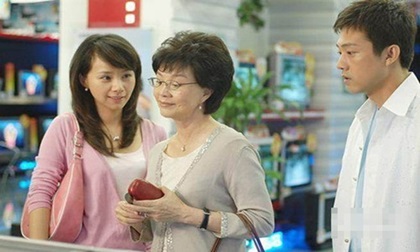 Vợ chồng tan nát vì trả quá nhiều tiền cho mẹ chồng chăm cháu