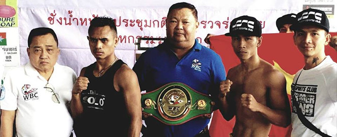 Dam guc doi thu sau 40 giay, Tran Van Thao doat dai WBC lich su hinh anh 1