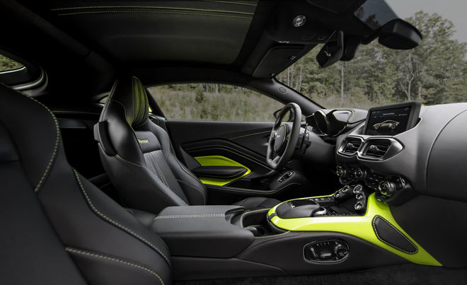 tuyet tac aston martin vantage 2018 gia 3,4 ty dong hinh anh 4