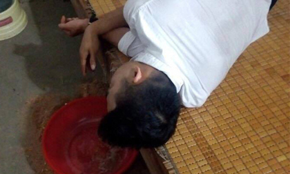 Lần đầu về ra mắt nhà người yêu, chàng trai khiến bố vợ tương lai rút điếu cày cố thủ