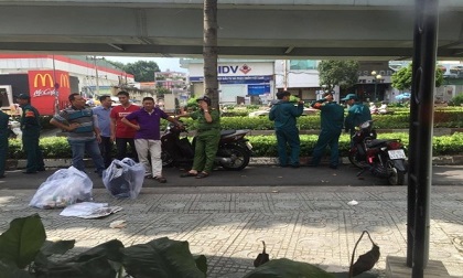 Nam thanh niên phi qua đường, dùng dao đâm bé trai 6 tuổi tử vong