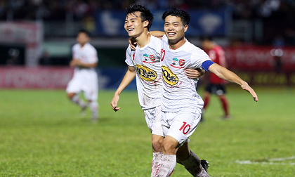 V-League 2017: HAGL vẫn “hot”, nhưng thua xa… trọng tài!