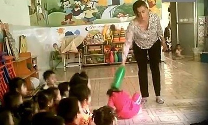 Họp khẩn vụ bảo mẫu đánh trẻ em: 'Nếu đủ điều kiện, phải khởi tố với mức phạt cao nhất'
