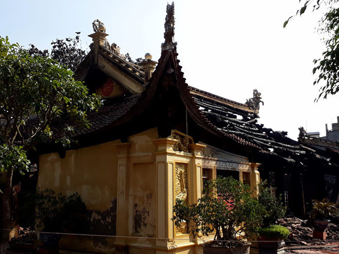 thai binh: chay lon thieu rui ngoi dinh hang tram nam tuoi - 3