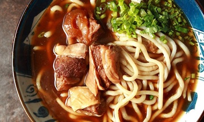 Trời lạnh nấu ngay mì bò hầm mềm thơm ăn ngon hết chỗ nói