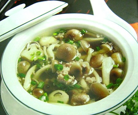 5 loai thuc pham da che bien khong nen dung qua dem - 2