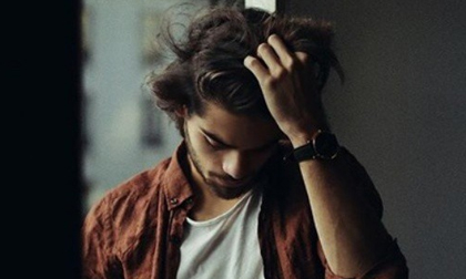 Quen nhau 5 tháng người yêu đã sinh con, thanh niên ngây thơ vẫn cố tin đó là con mình