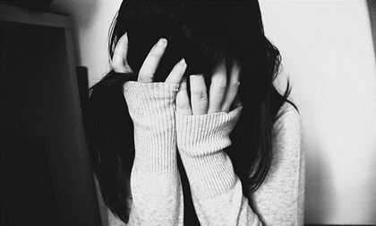 Đêm nào chồng cũng đi quanh nhà kiểm tra đề phòng trộm nào ngờ chết đứng khi phát hiện bí mật động trời ấy