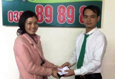 Tai xe taxi tra 19 chi vang, dien thoai iPhone 7 cho khach bo quen hinh anh 2