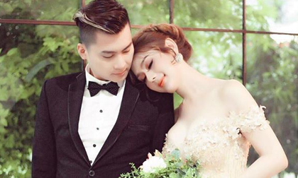 Hé lộ thiệp cưới giản dị của Lâm Khánh Chi và chồng kém 8 tuổi