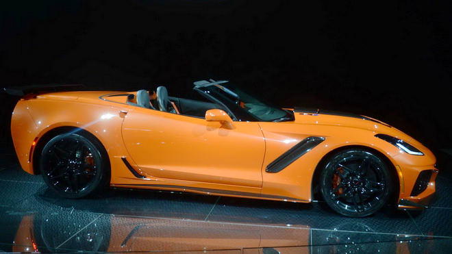 Siêu xe Chevrolet Corvette ZR1 mui trần giá từ 2,8 tỷ đồng - 2