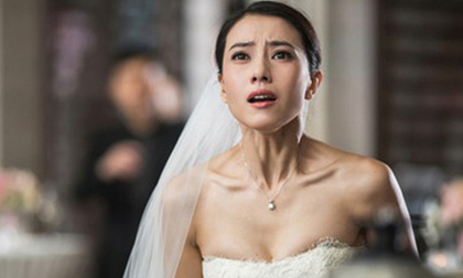 Ngã quỵ ngay tại chỗ khi vừa nhìn thấy vị khách 'không mời mà đến' của chồng đúng ngày cưới