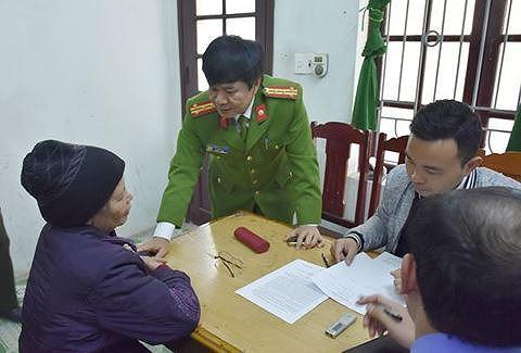 CQĐT đấu tranh với bà Xuân (Ảnh ANTĐ)
