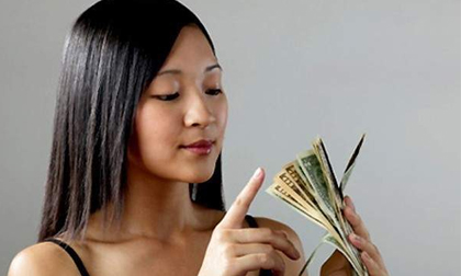 Trong tình yêu phụ nữ nhất định phải toan tính mới được hạnh phúc?