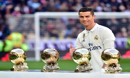 'Thứ Năm này, Ronaldo nhận Quả bóng vàng dưới tháp Eiffel'