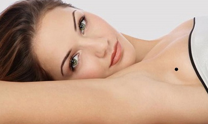 Nốt ruồi ở nách tiết lộ vận mệnh bất ngờ