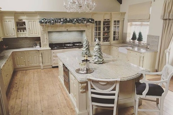 Việc nhẹ lương cao: Trang trí cây thông Noel, bỏ túi ngay 121 triệu - 3