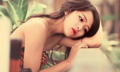 Suốt bữa cơm ở nhà người yêu, em chỉ biết cúi gằm mặt vì ngượng ngùng xấu hổ