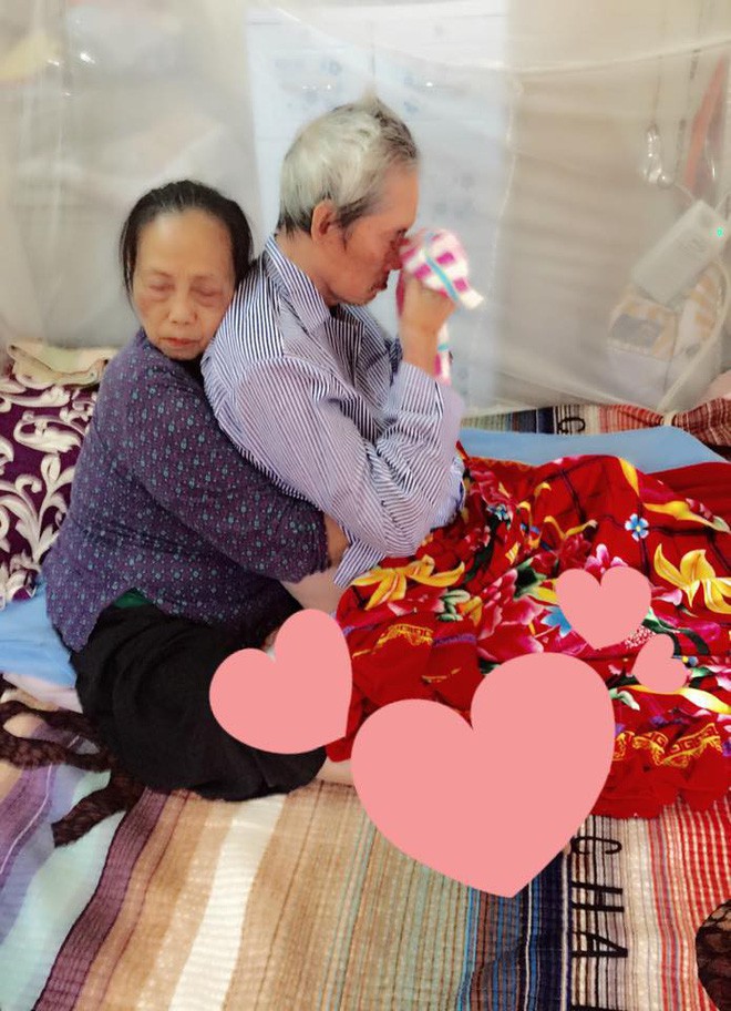 Cái ôm chặt sau 60 năm chung sống là hình ảnh xúc động nhất trên Facebook những ngày qua - Ảnh 1.