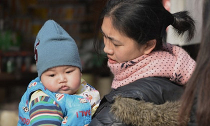Nữ nhân viên vừa nhận việc vài giờ đã bắt cóc con chủ nhà, khi biết nguyên nhân ai cũng bàng hoàng