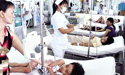 TP.HCM: Hơn 100 học sinh tiểu học nhập viện cấp cứu nghi do ngộ độc thức ăn