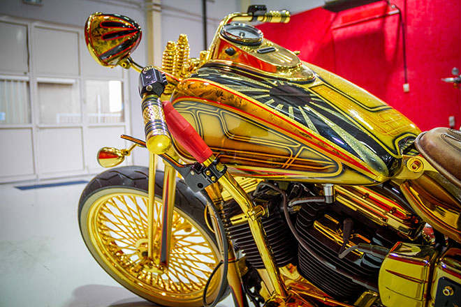 Ngắm “núi vàng di động” Harley Davidson Custom - 5