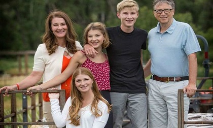 Tỷ phú Bill Gates mê vợ vì đôi giày bệt, tình nguyện rửa bát sau bữa tối