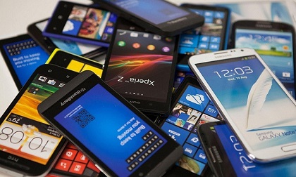 Bạn có biết smartphone đã dần qua tay các thế lực thao túng nào suốt gần 20 năm qua không?