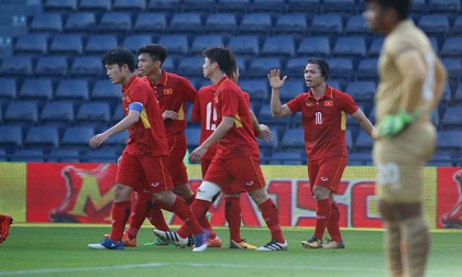 U23 Việt Nam đả bại Thái Lan: Công Phượng tỏa sáng 2 bàn, hay nhất trận
