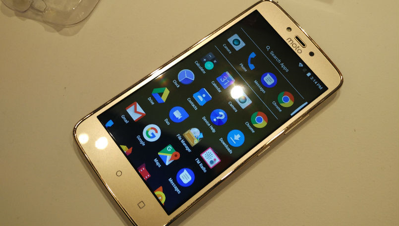 Loat smartphone pin 'trau' dang ban o Viet Nam hinh anh 1
