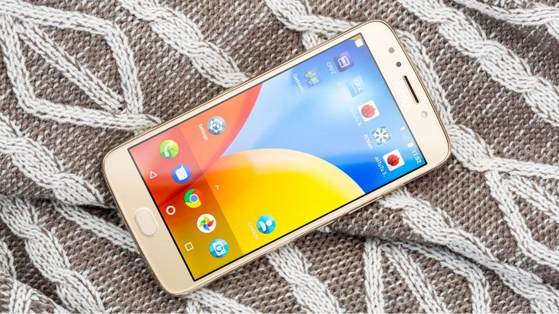 Loat smartphone pin 'trau' dang ban o Viet Nam hinh anh 2