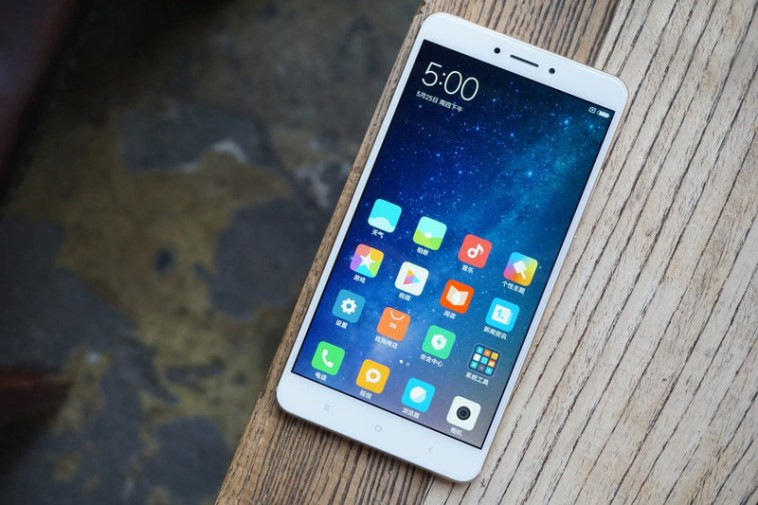Loat smartphone pin 'trau' dang ban o Viet Nam hinh anh 6