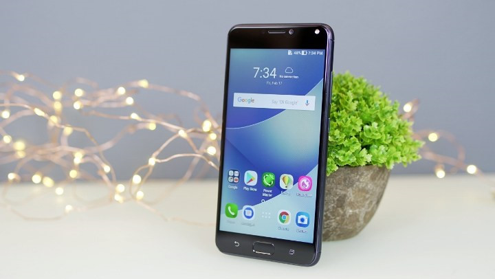 Loat smartphone pin 'trau' dang ban o Viet Nam hinh anh 3