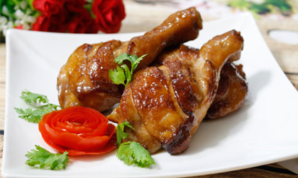 Tuyệt chiêu làm đùi gà rô ti sánh vàng, ngon cơm đến miếng cuối cùng