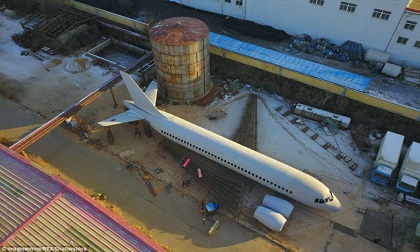 Trung Quốc: Anh nông dân bỏ 2,8 tỉ đồng xây nhà hình máy bay Airbus A320