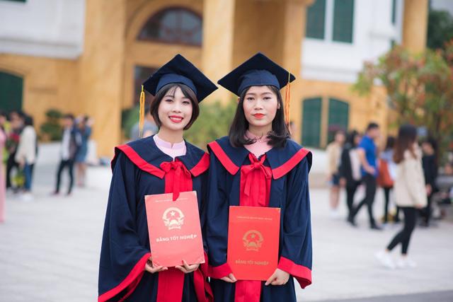 co gai tre mac ung thu do hai truong dai hoc: 