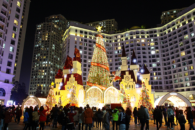 Những địa điểm chơi Noel đẹp ngỡ trời Âu giữa lòng Hà Nội - 3