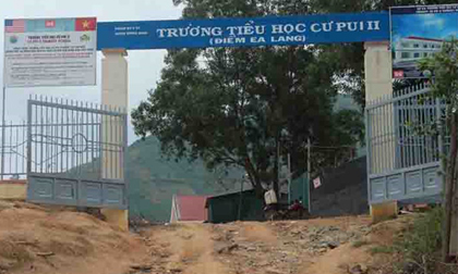 Nhiều nữ sinh mắc bệnh lạ, bất ngờ la hét rồi bỏ chạy khỏi lớp học