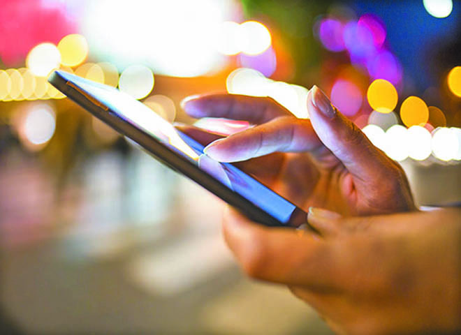 Nếu đang dùng smartphone, bạn sẽ đối mặt với hậu quả khôn lường! - 1