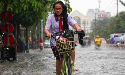Công điện hỏa tốc: Toàn bộ học sinh, sinh viên ở Sài Gòn nghỉ học để tránh bão Tembin
