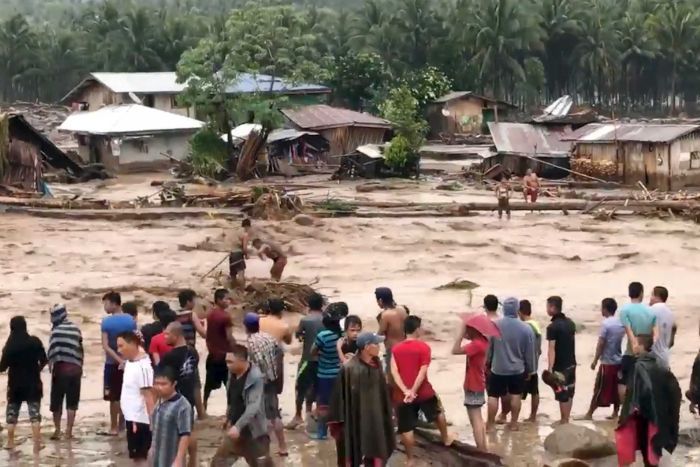 Bão cuốn cô gái Philippines trôi 900km ra biển - 1