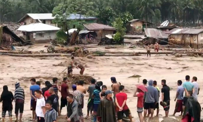 Bão cuốn cô gái Philippines trôi 900km ra biển
